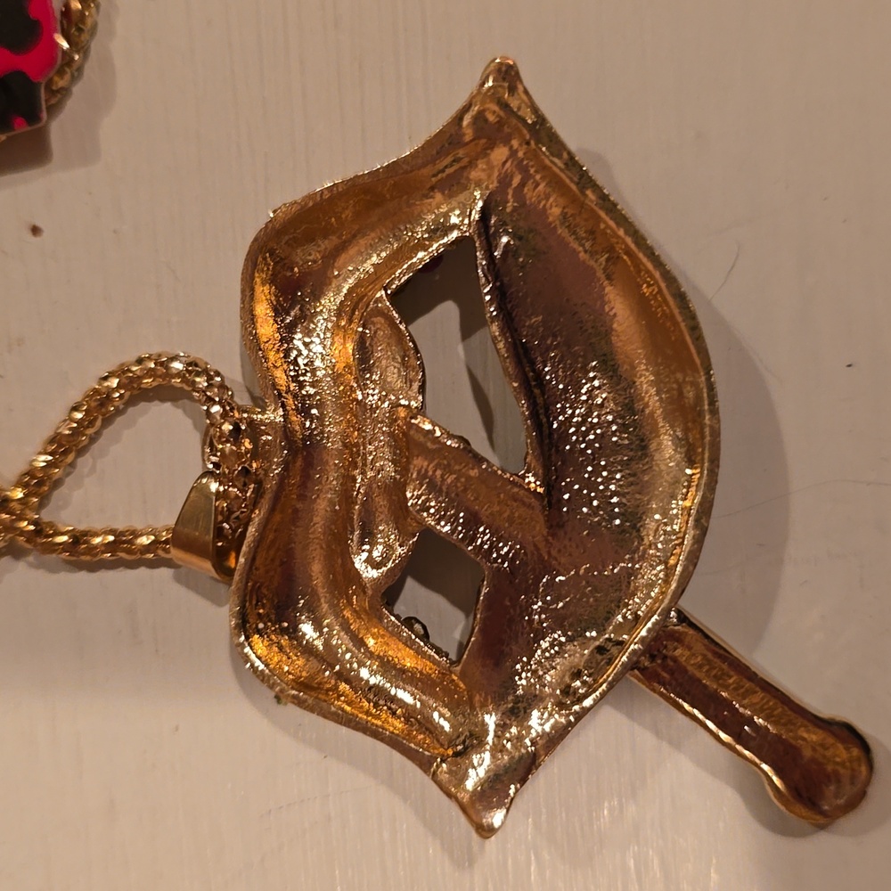 Betsey Johnson Multicolor Smoking Cigarette Pendant Necklace NWT - Picture 3 of 5
